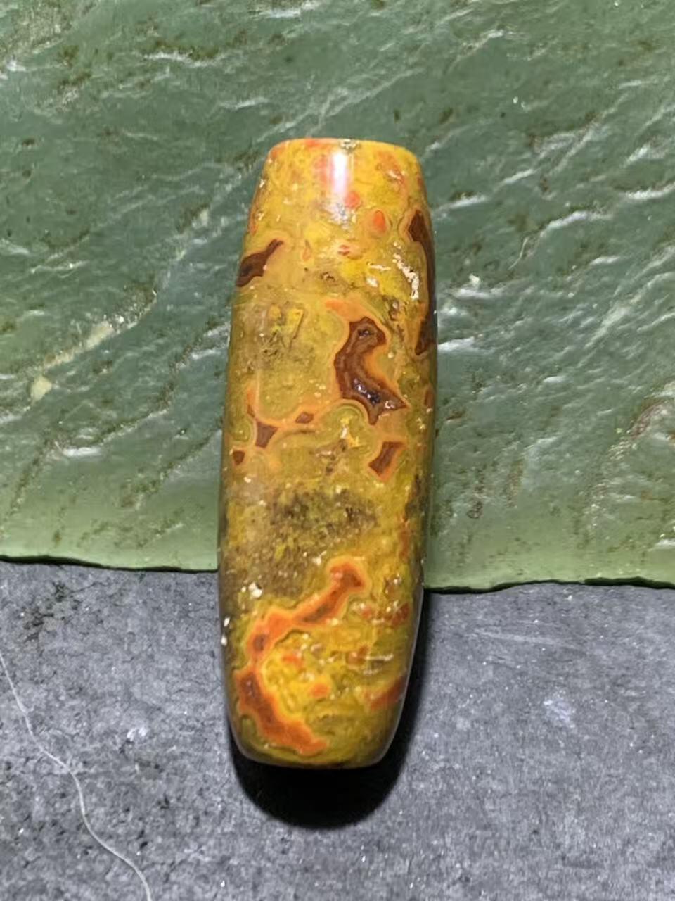 草花纹战国红玛瑙通货桶珠一颗！