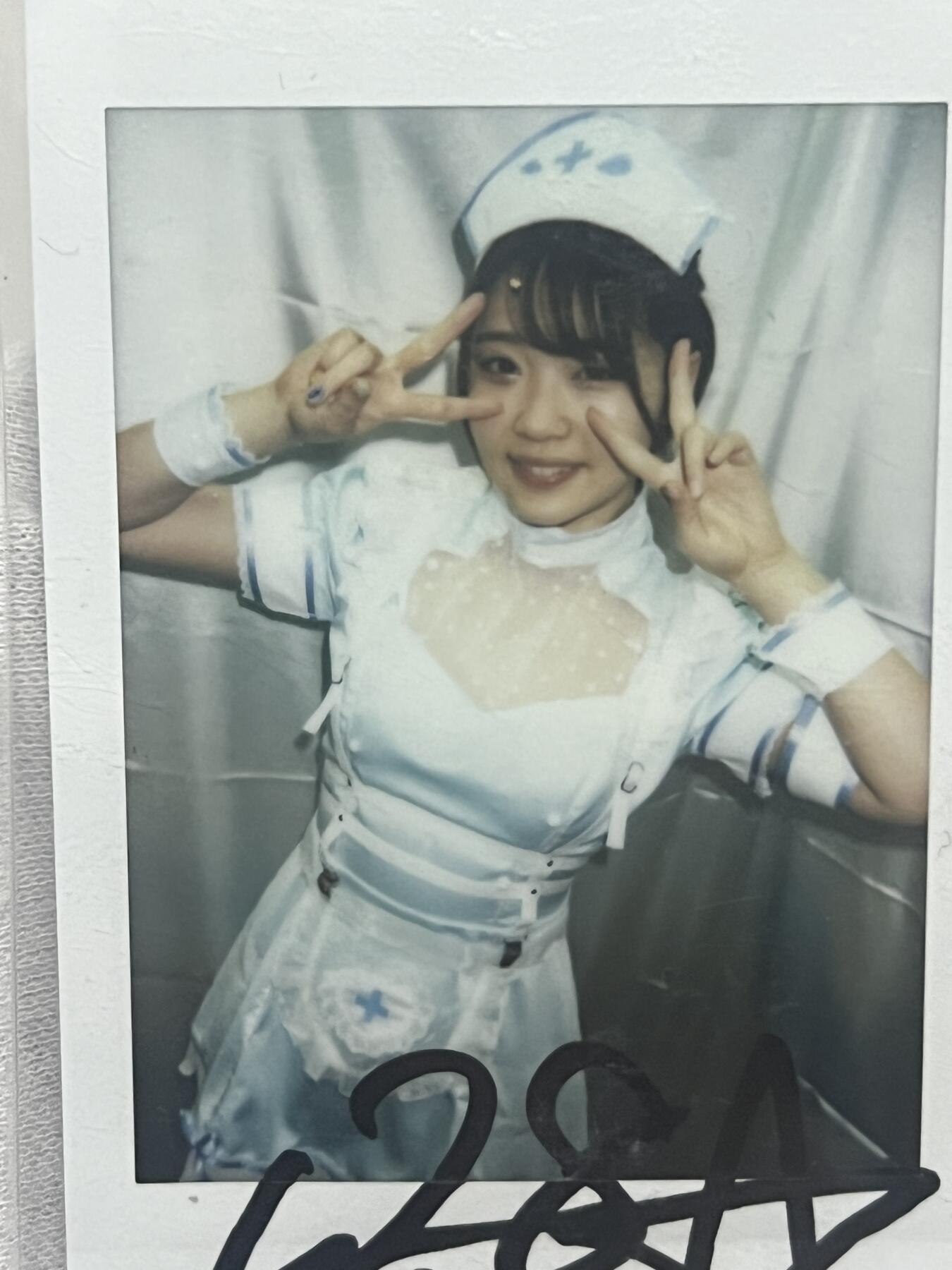 零元拍：日本 女演员 女优 老师 二葉惠麻 二葉エマ 特典 拍立得 签名签字亲签 星星⭐️铭文签 女仆护士服 实卡超好看 稀有 美女车模妹卡