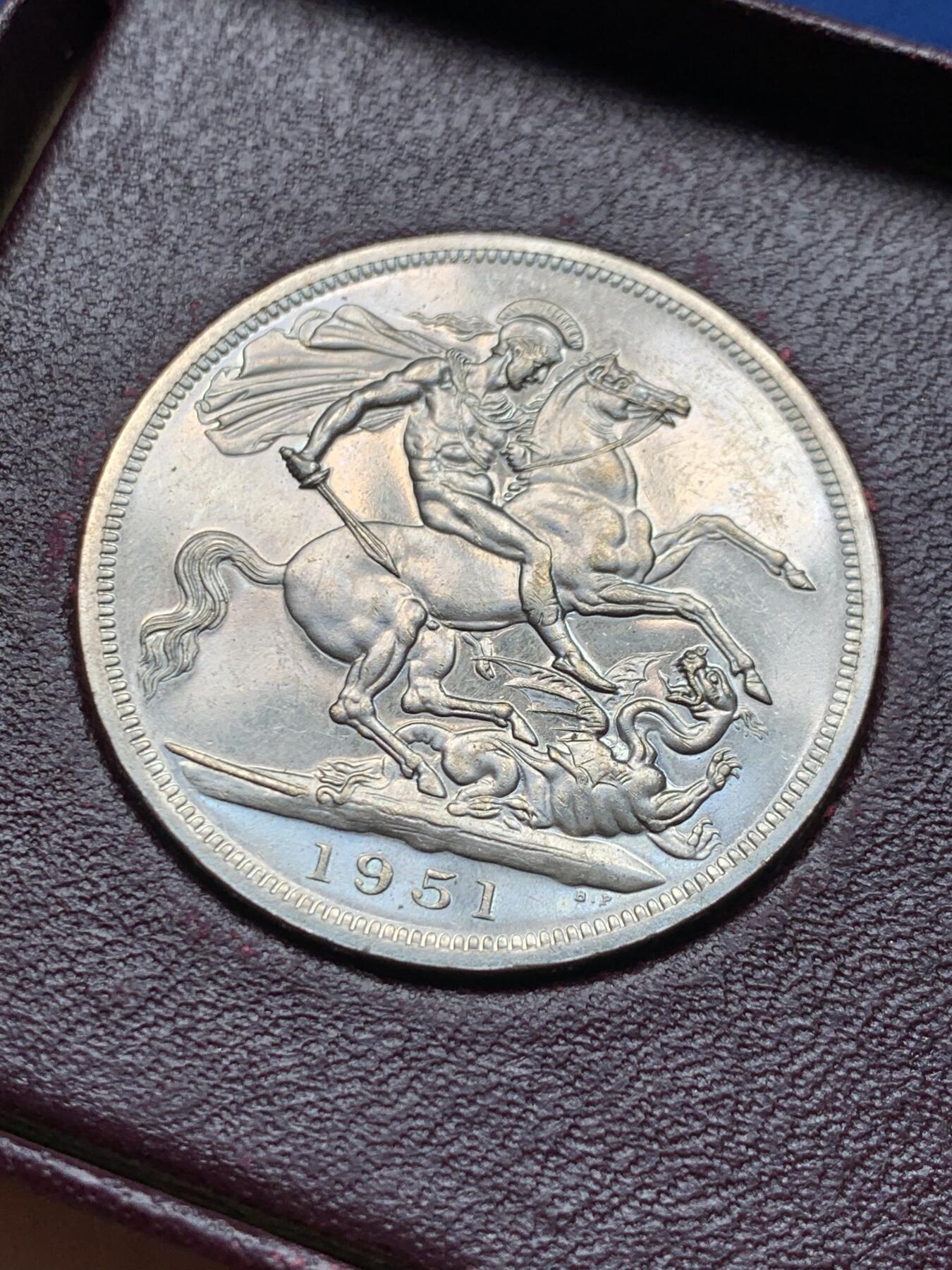 《竞宝斋》第416场 周日，周一，2场连拍 （全场包邮） 英国1951镍马剑乔治六世克朗 带红色原盒和证书
