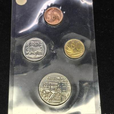 【铜匠收藏】★第125加场★精品币章场，200包邮，不满200.支付运费5元。《接受代拍 代送NGC评级》 - 南非 1999年 套币四枚 （含一枚银币）