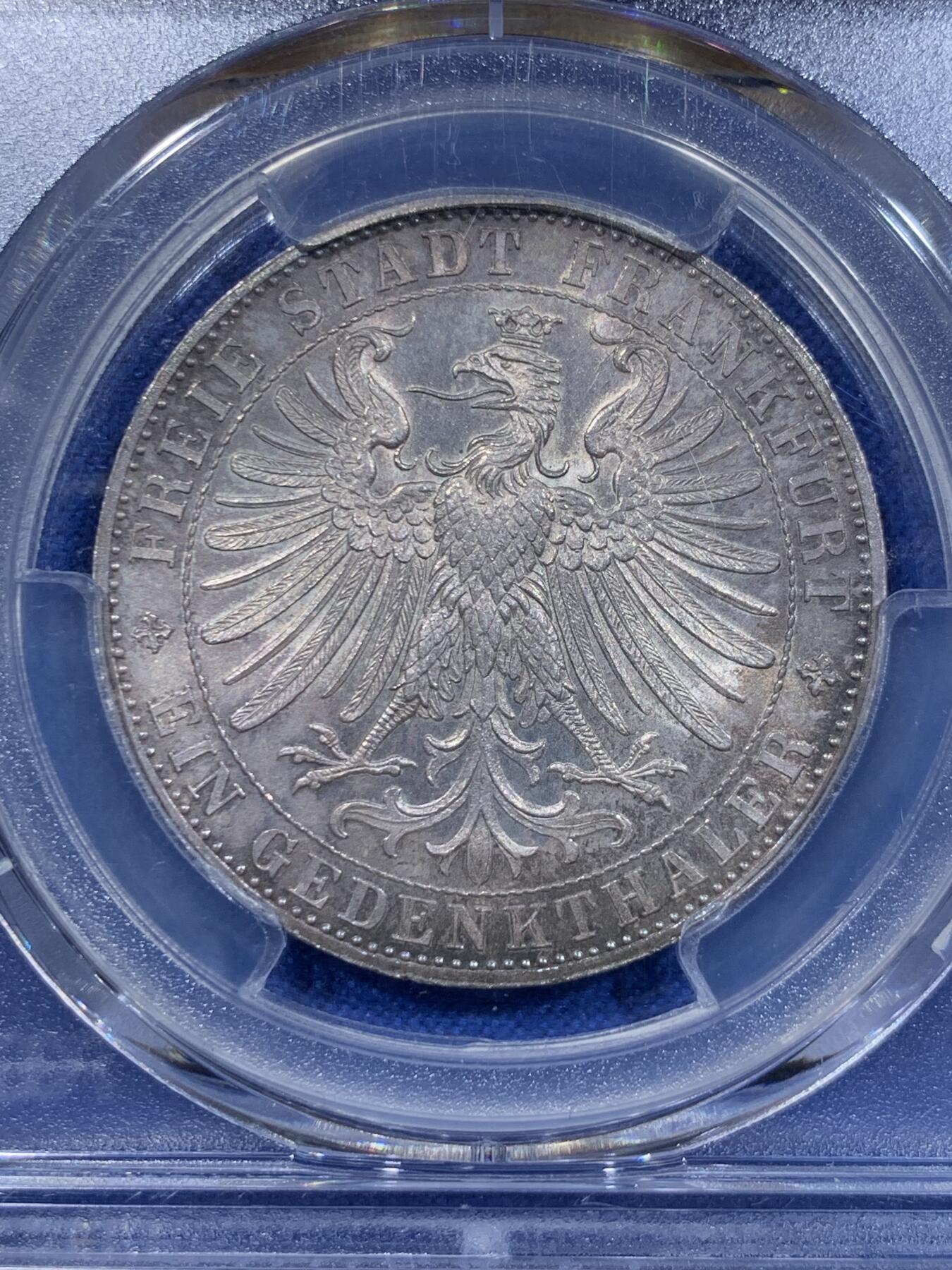 《竞宝斋》第416场 周日，周一，2场连拍 （全场包邮） PCGS MS66 德国1863年法兰克福王子议会泰勒银币，经典的法兰克福市政厅 原味包浆  状态实至名归