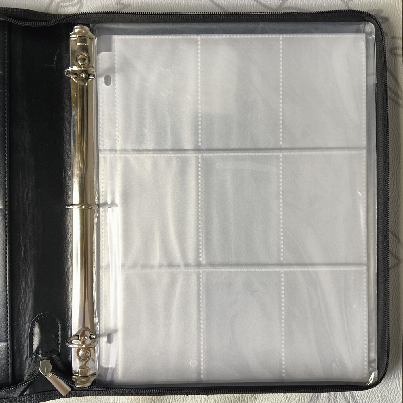 花开卡拍第37期（9月7号周日截拍，品控勿拍!!!拍品不寄存，运费5元，自制卡难免瑕疵，可能存在轻微撞角爆边等出厂瑕疵，品控介意勿拍！） 宝可梦主题九宫卡册赠九宫双面卡页10张（明显使用痕迹，介意勿拍）
