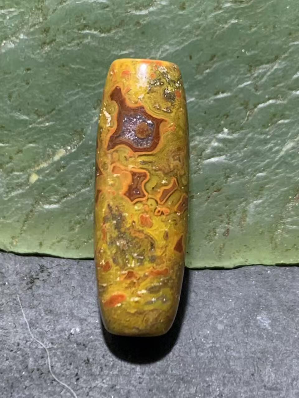 草花纹战国红玛瑙通货桶珠一颗！