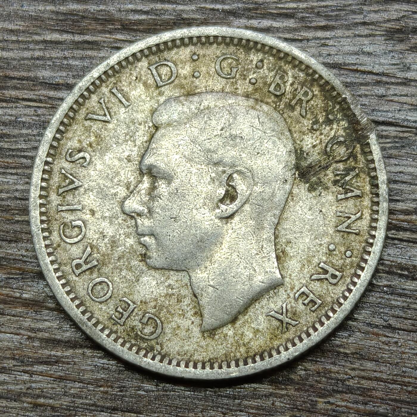 【铜匠收藏】★第130加场★精品币章场，200包邮，不满200.支付运费5元。《接受代拍 代送NGC评级》 英国 1944年 乔治6世头像 6便士 银币