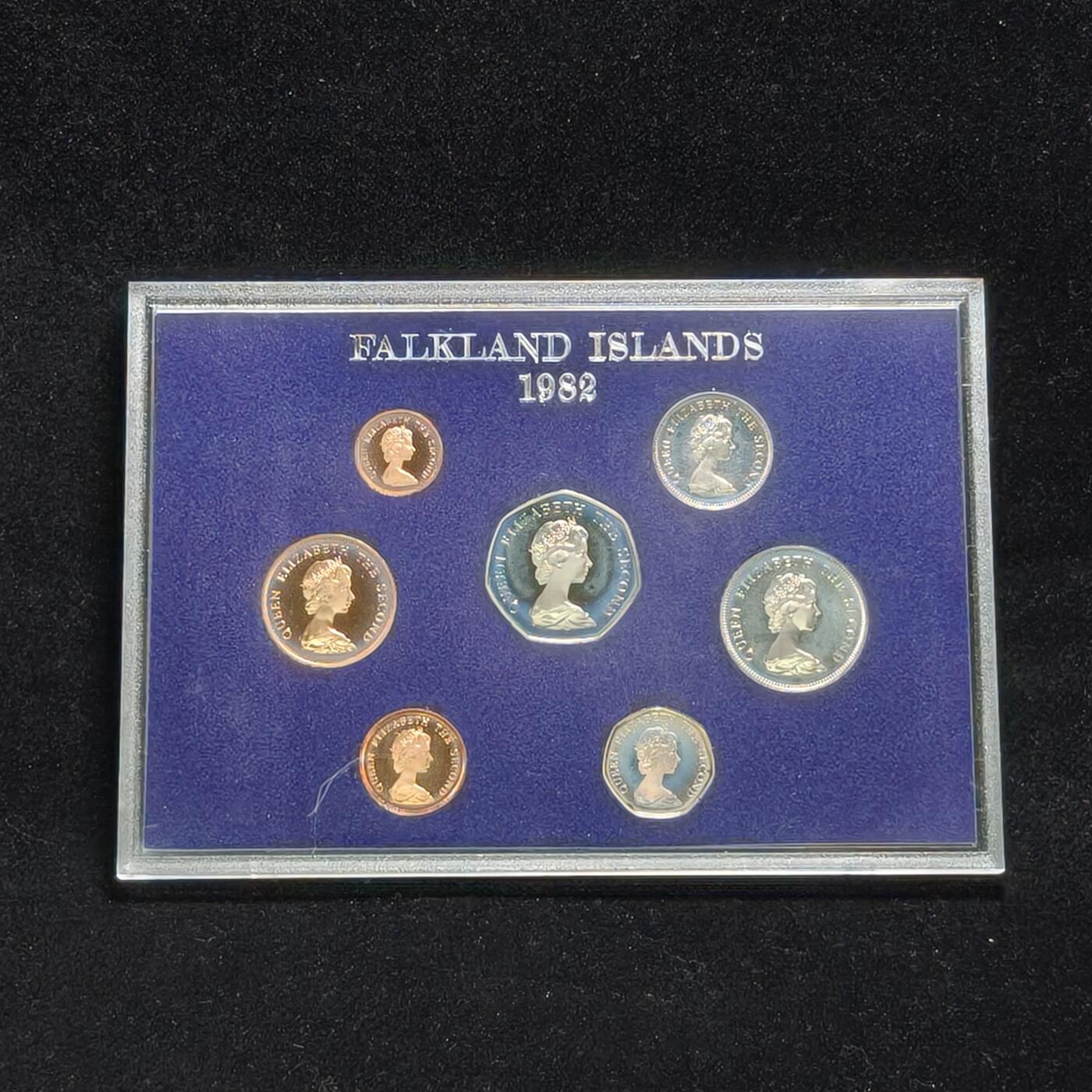 【铜匠收藏】★第125加场★精品币章场，200包邮，不满200.支付运费5元。《接受代拍 代送NGC评级》 福克兰 1982年 原盒精致7枚套币