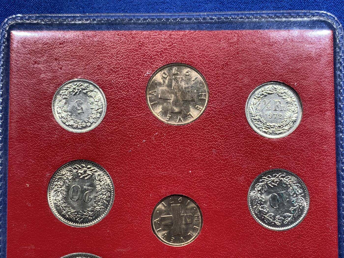 《竞宝斋》第417场 周日，周一，2场连拍 （全场包邮） 瑞士20世纪70年代非清年9枚装套币，疑似官方包装，细节见图。