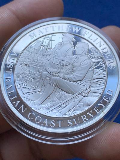 《竞宝斋》第417场 周日，周一，2场连拍 （全场包邮） 蒙巴顿大英海洋史精制银章，37.4克，44.2mm，925银，比马剑大一圈，侧银标。1801英军测绘掌控澳洲海岸。此套银章铭刻了大英王霸世界海权的每次关键，宏大史诗，设计华美，收藏价值极高。