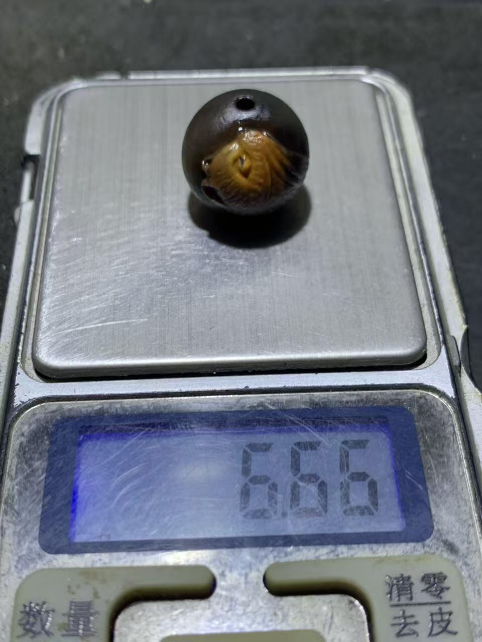 精美亚光战国红玛瑙手工雕刻招财猫圆珠一颗！