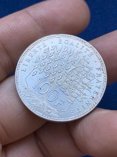 《竞宝斋》第417场 周日，周一，2场连拍 （全场包邮） 法国1982年100法郎纪念银币