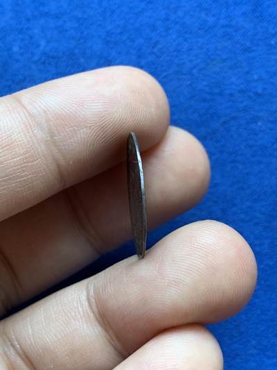 《竞宝斋》第417场 周日，周一，2场连拍 （全场包邮） 路易十四1660年十六分之一埃居小银币，2g，原味老包浆，很稀少，细节见图。