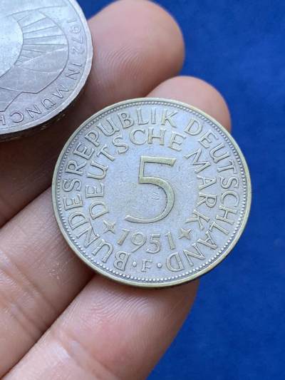 《竞宝斋》第417场 周日，周一，2场连拍 （全场包邮） 两枚一组 德国银币：1951年5马克银币，11.2克，0.625银；1972年10马克银币，15.5克，0.625银，共含纯银16克。