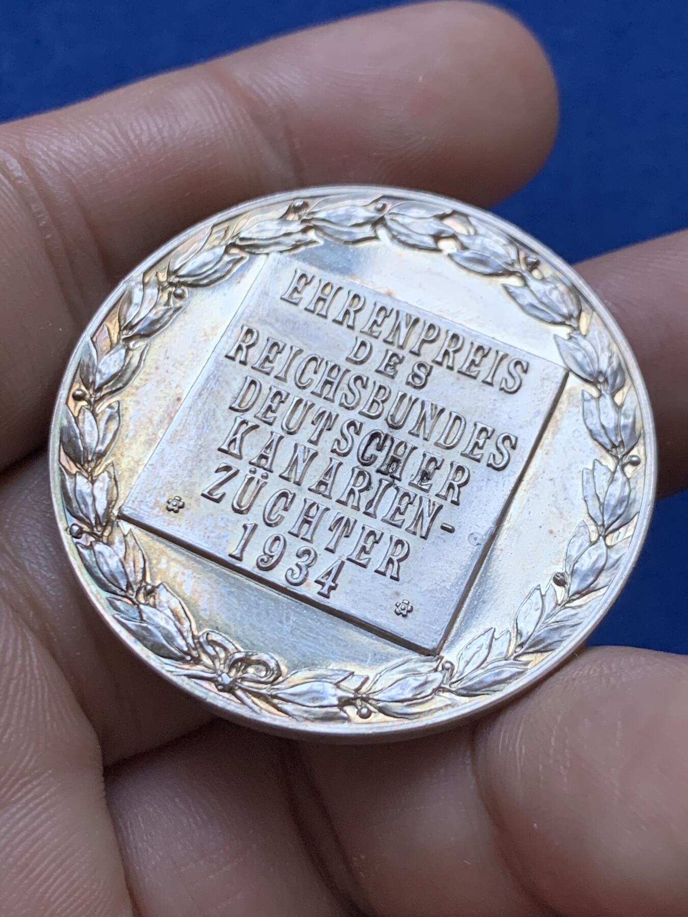 《竞宝斋》第417场 周日，周一，2场连拍 （全场包邮） 德国1934年特殊帝国金丝雀协会银章 24.2克 39.2mm