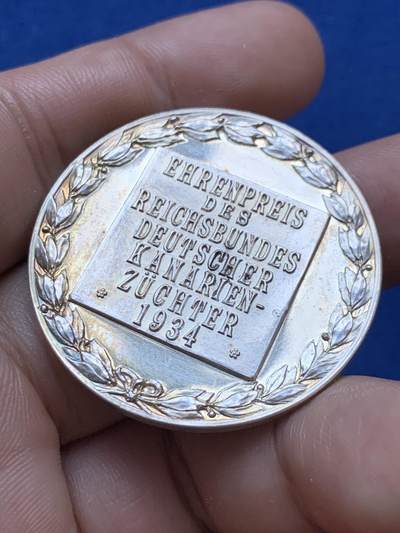 《竞宝斋》第417场 周日，周一，2场连拍 （全场包邮） 德国1934年特殊帝国金丝雀协会银章 24.2克 39.2mm
