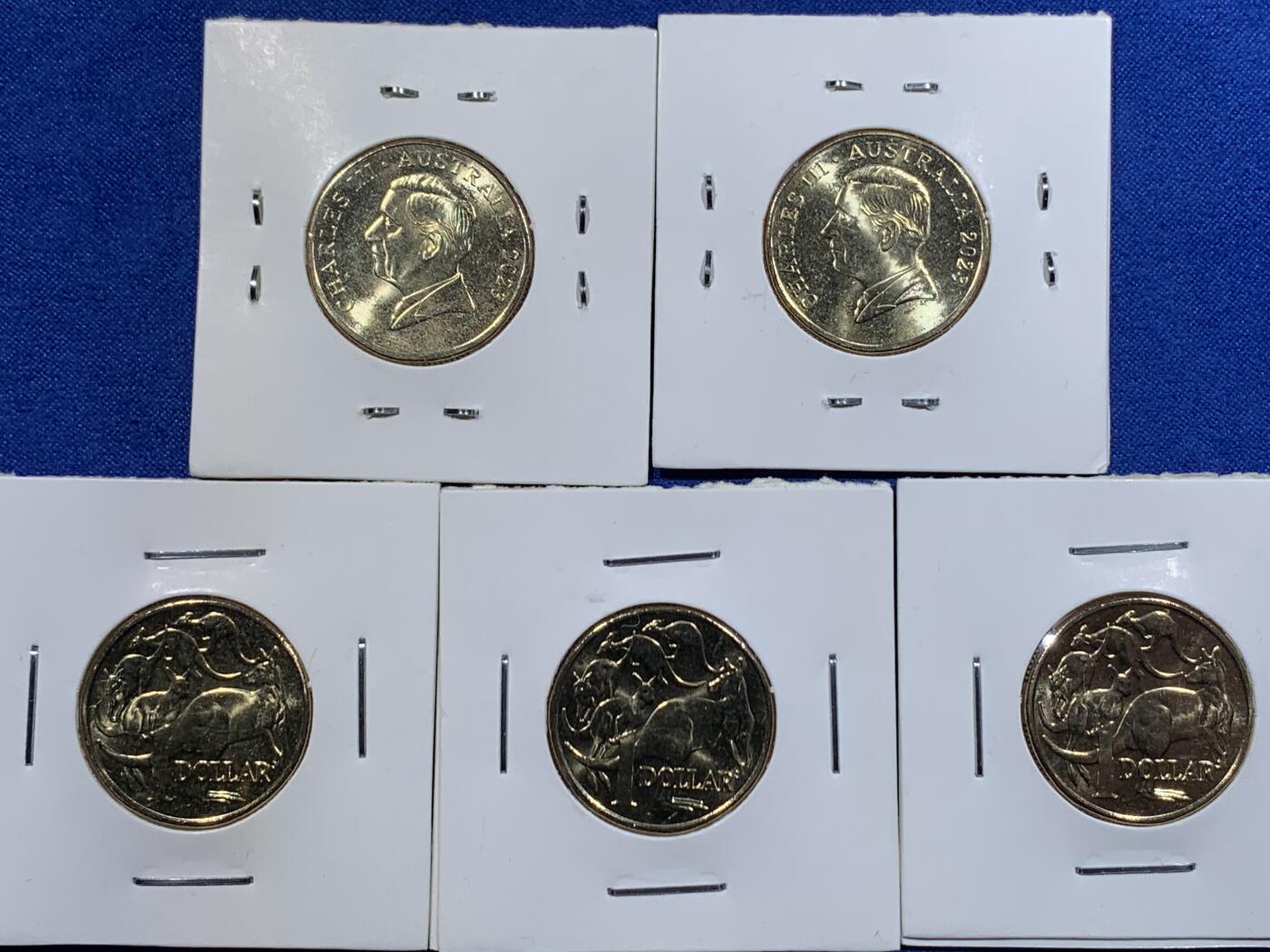 《竞宝斋》第417场 周日，周一，2场连拍 （全场包邮） 五枚一组 2023年首版查尔斯头像一澳元 2023年11月登基 仅发行1个月就改铸2024版了 值得投资