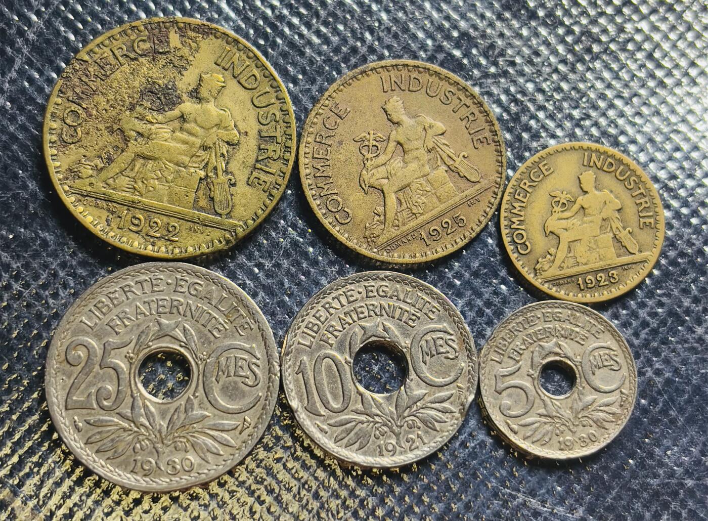 文馨钱币收藏第 270 场，优选精品银币，老铜币，古钱币专场 长期接收代拍品 早期法兰西第三共和国 5 分到 2 法郎，凑套不易