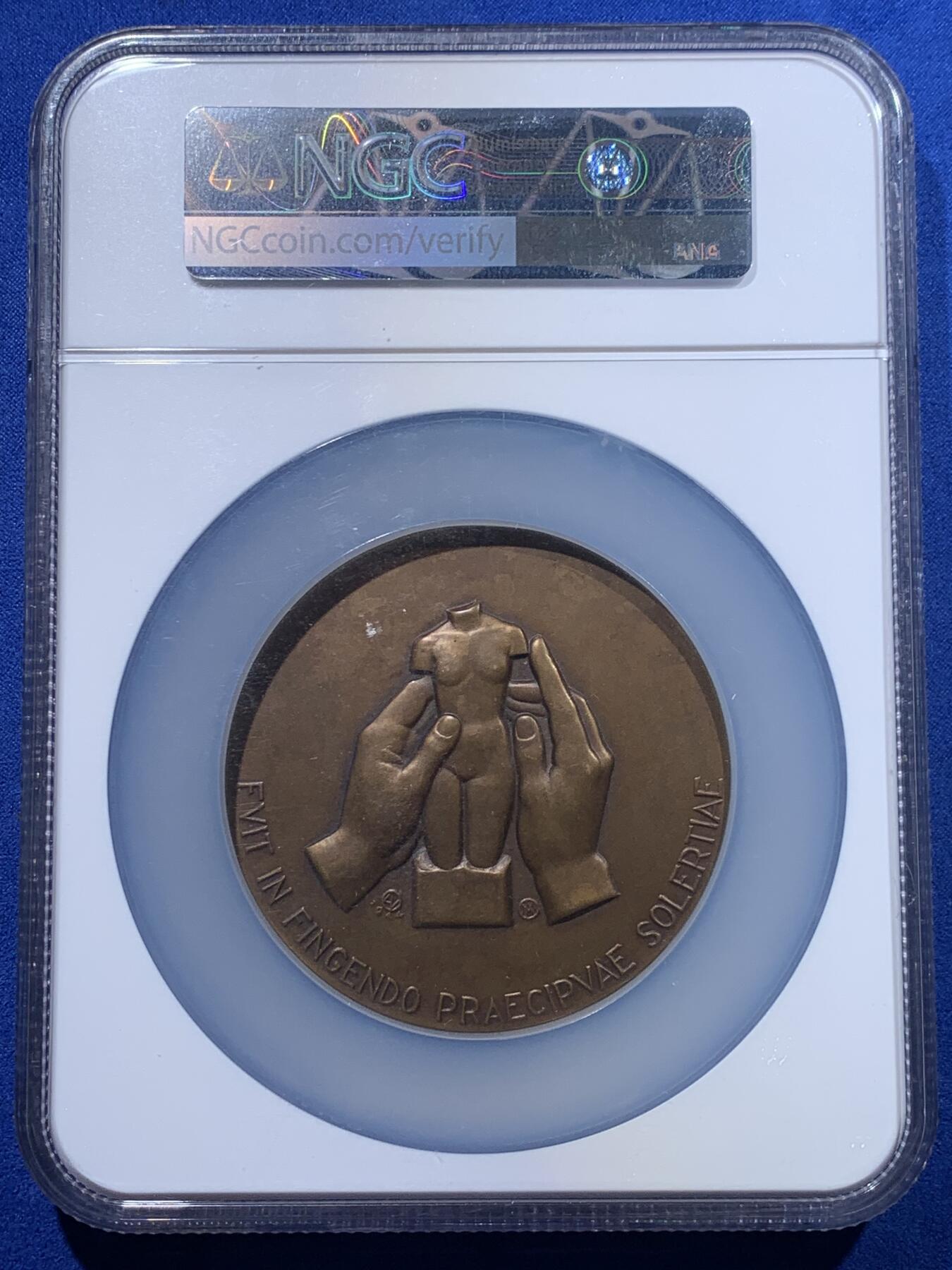 《竞宝斋》第417场 周日，周一，2场连拍 （全场包邮） NGC MS64BN 比利时雕塑家朱利安·迪伦斯纪念铜章 大盒封装 加厚盒