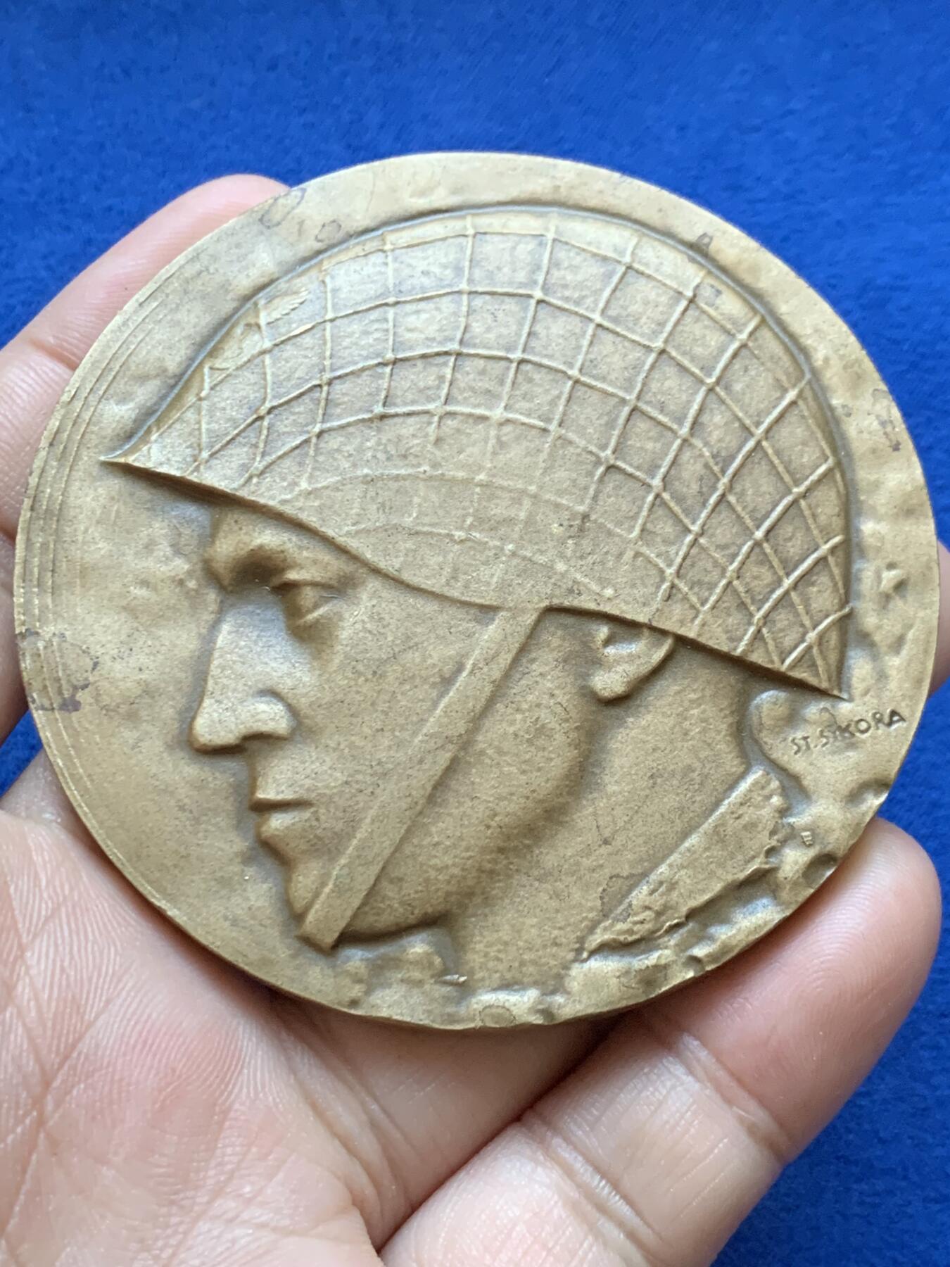 《竞宝斋》第417场 周日，周一，2场连拍 （全场包邮） 波兰人民军大铜章 151.2克 69.5mm