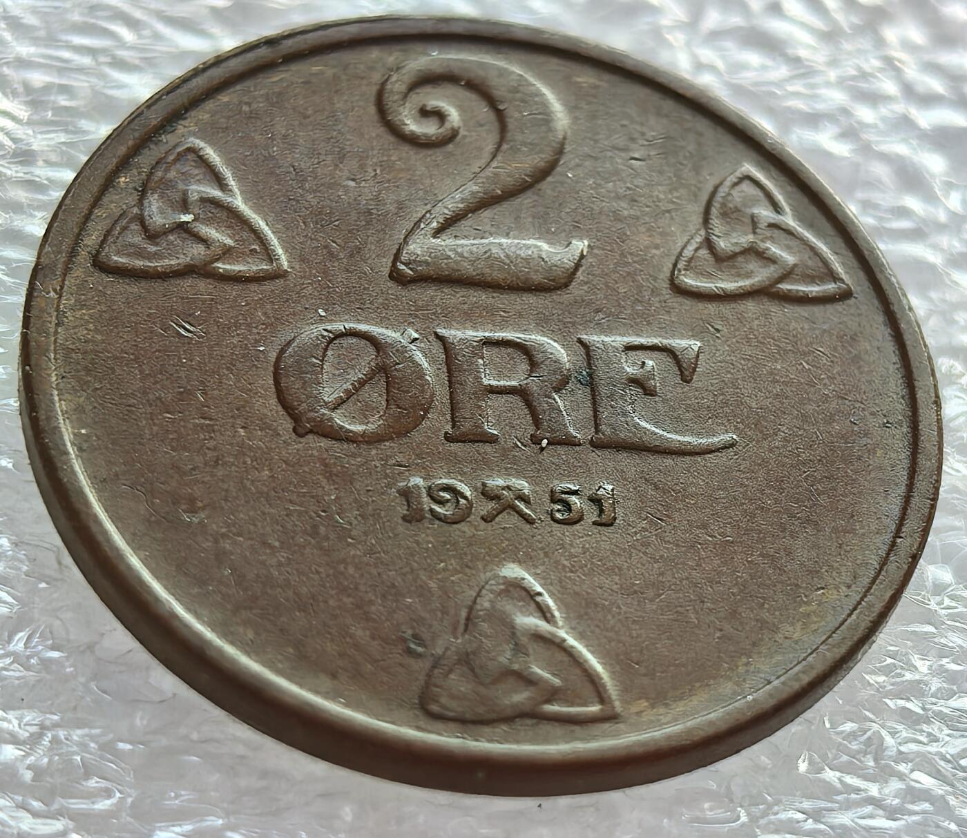 外国优质老铜币纪念币银币专场，周六晚上九点倒数截拍，满百包邮，周日发货,可寄存半年，喜欢朋友微信扫描二维码可直接参拍 待标题