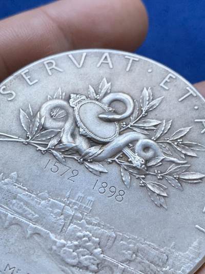 《竞宝斋》第417场 周日，周一，2场连拍 （全场包邮） 法国1898年巴黎证券交易所大银章，Roty大师名章，直径50MM，65.4克，边铭丰饶角+2ARGENT