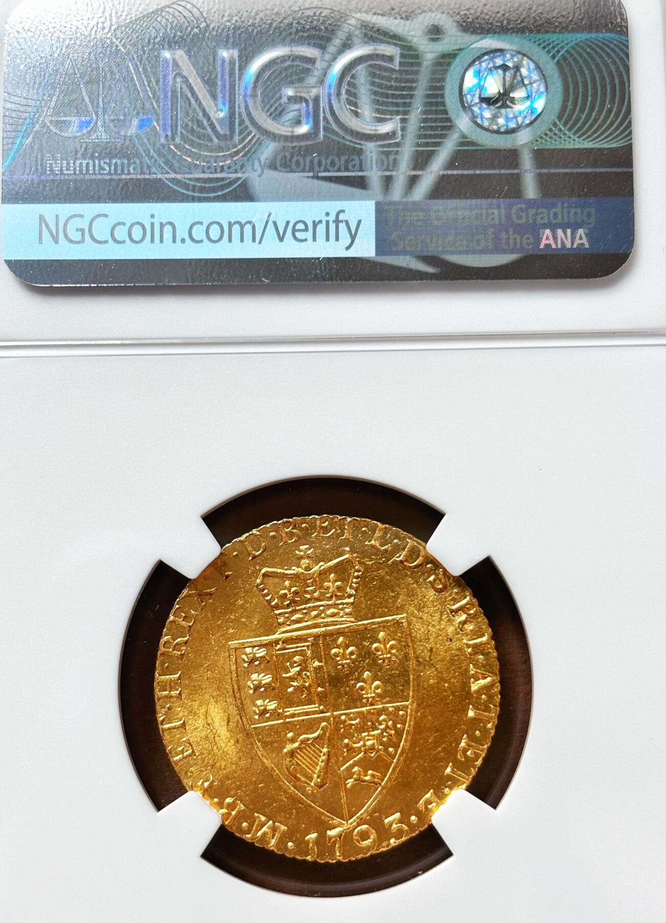 【仅1枚更高分 亚军分少见】英国 乔治三世 1793年"Spade"基尼金币（ 1Guinea=21先令）NGC MS63 光感充沛 细节清晰 高分值得收藏（乔治三世在位期间，英国工业革命得到发展，“日不落帝国”的概念逐渐成形。1763年英国战胜法国，打赢了七年战争，建立海上霸权。后又参加了反法同盟，打败了拿破仑·波拿巴。但在1783年输了美国独立战争，使英属北美殖民地独立成为美国）