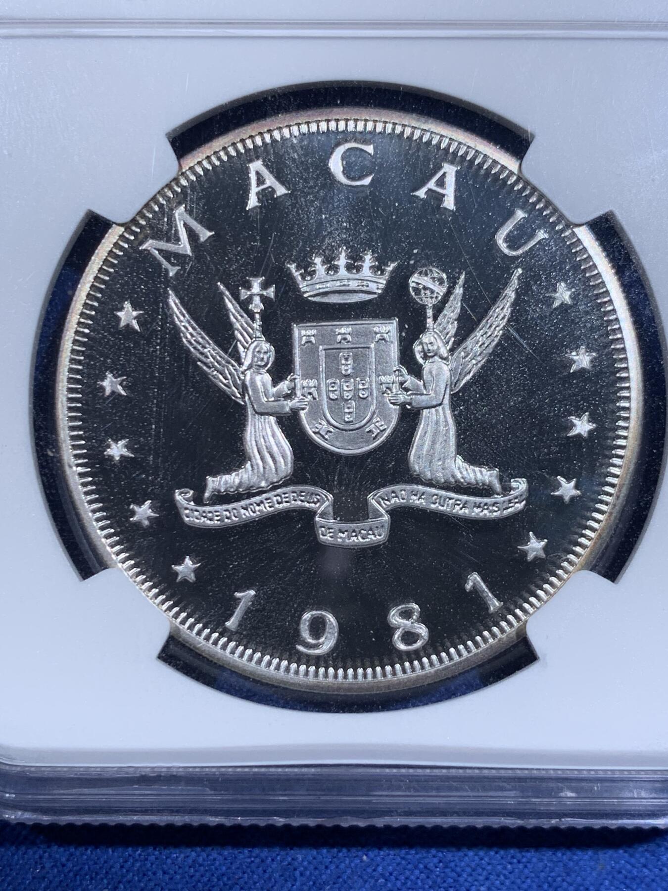 《竞宝斋》第417场 周日，周一，2场连拍 （全场包邮） NGC PF67UC 1981年中国澳门生肖鸡100元精制银币，直径38mm，重28.28g，925银，发行1000枚。PROOF精制币，币面清爽干净又漂亮，状态极佳，低评。