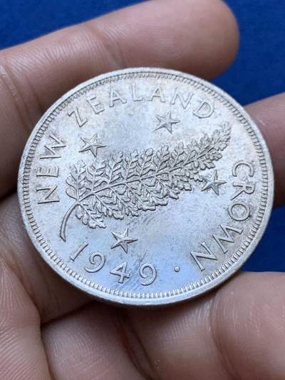 《竞宝斋》第417场 周日，周一，2场连拍 （全场包邮） 新西兰1949年乔治六世一克朗银币