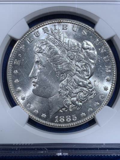 《竞宝斋》第417场 周日，周一，2场连拍 （全场包邮） NGC MS62 美国1885年O版摩根银币，币面干净利落，非常漂亮。