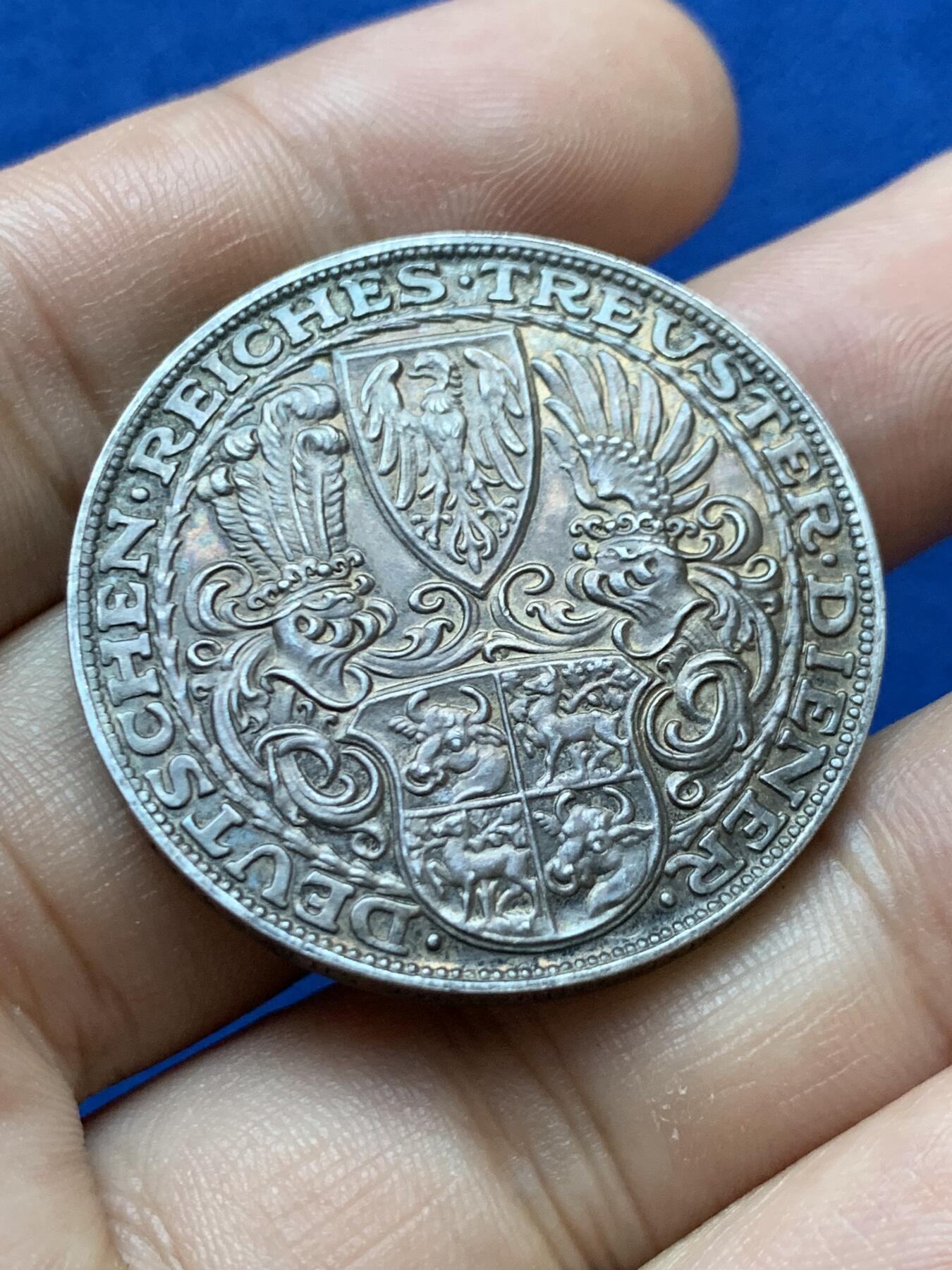 《竞宝斋》第417场 周日，周一，2场连拍 （全场包邮） 德国魏玛时期1847-1927兴登堡80大寿5马克纪念银章 900银 24.8克 36mm