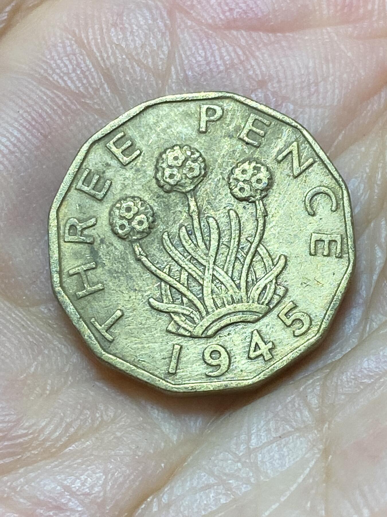 2025年第八十七场(总第一百一十三场）外国好品散币(免佣金) 英国🇬🇧1945年3便士(乔治六世第一版)