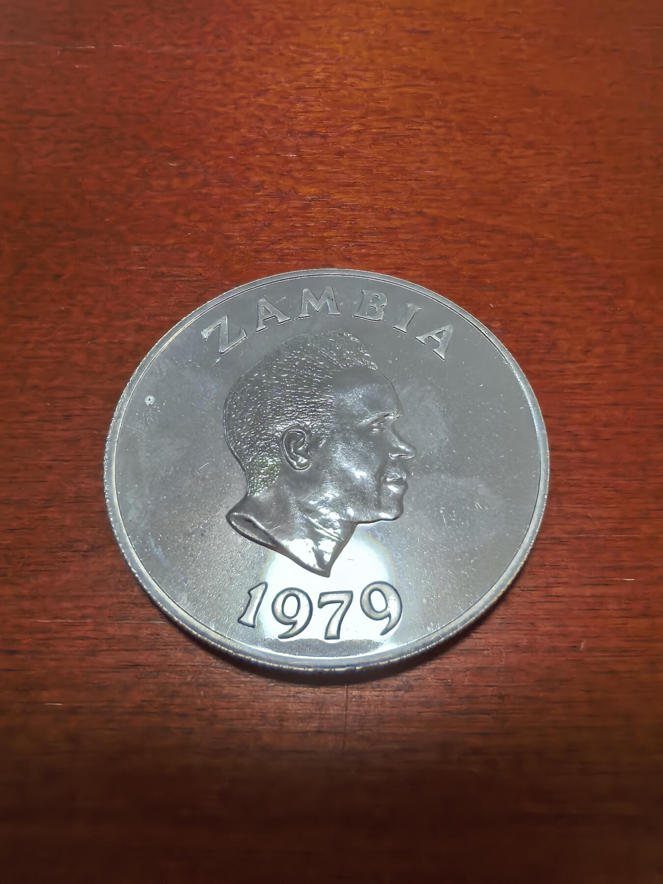 长老汇蛇年精选第四十三场拍卖 1979赞比亚猎鹰10卡瓦查精制银币，3250枚，35克925银