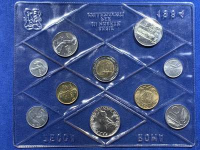 《竞宝斋》第417场 周日，周一，2场连拍 （全场包邮） 意大利1984年10枚装套币，含1枚500里拉帆船美女银币，银币11克，0.835银，意大利中央银行原包装，保存极好。