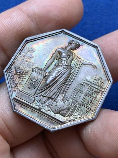 《竞宝斋》第417场 周日，周一，2场连拍 （全场包邮） 法国 北方火灾保险 八角银质代币 17g 34.6mm 手指边铭 高浮雕 五彩包浆