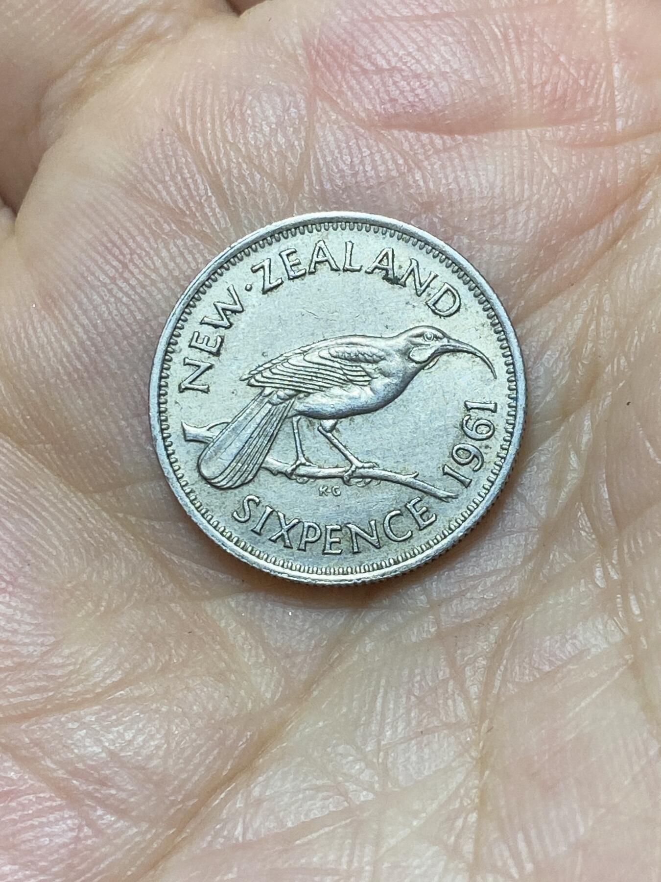 2025年第八十七场(总第一百一十三场）外国好品散币(免佣金) 新西兰🇳🇿1961年6便士(伊丽莎白二世青年桂冠，第二版)