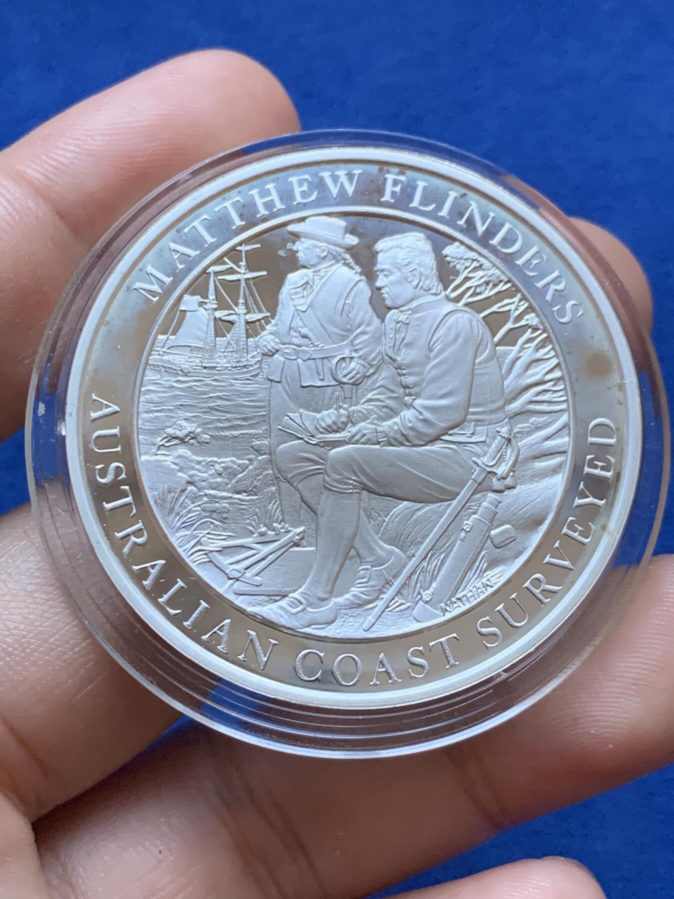 《竞宝斋》第417场 周日，周一，2场连拍 （全场包邮） 蒙巴顿大英海洋史精制银章，37.4克，44.2mm，925银，比马剑大一圈，侧银标。1801英军测绘掌控澳洲海岸。此套银章铭刻了大英王霸世界海权的每次关键，宏大史诗，设计华美，收藏价值极高。