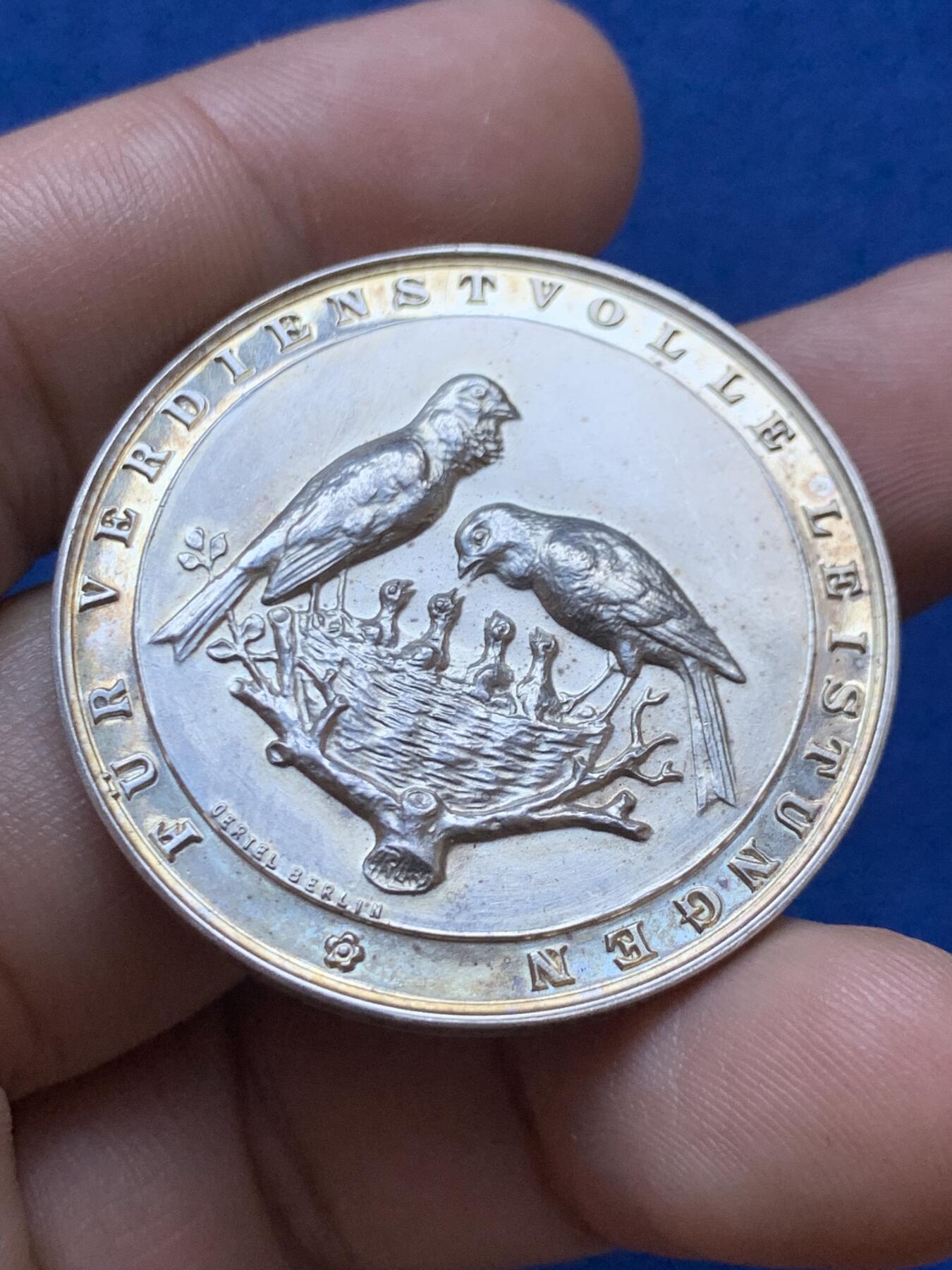 《竞宝斋》第417场 周日，周一，2场连拍 （全场包邮） 德国1934年特殊帝国金丝雀协会银章 24.2克 39.2mm