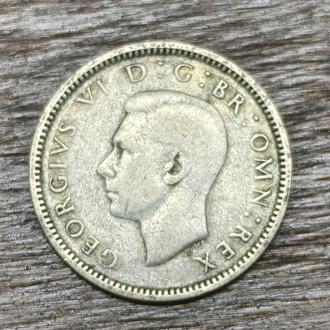 【铜匠收藏】★第130加场★精品币章场，200包邮，不满200.支付运费5元。《接受代拍 代送NGC评级》 英国 1942年 6便士 乔治六世 银币