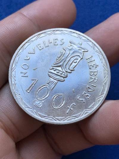 《竞宝斋》第417场 周日，周一，2场连拍 （全场包邮） 新赫布里底1966年100法郎银币