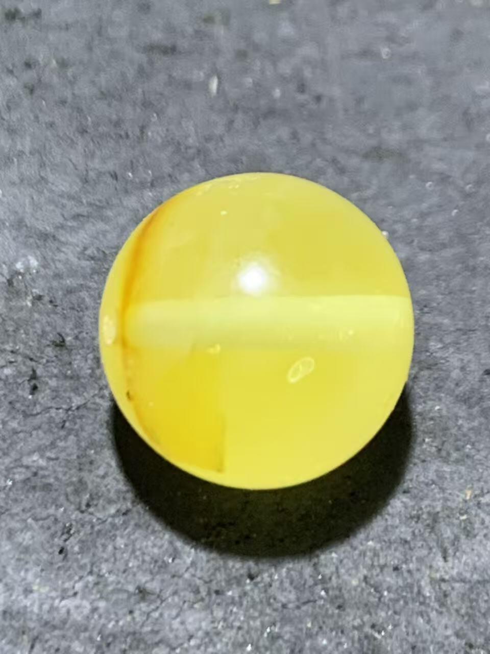 天然俄料原矿蜜蜡通货圆珠一颗，