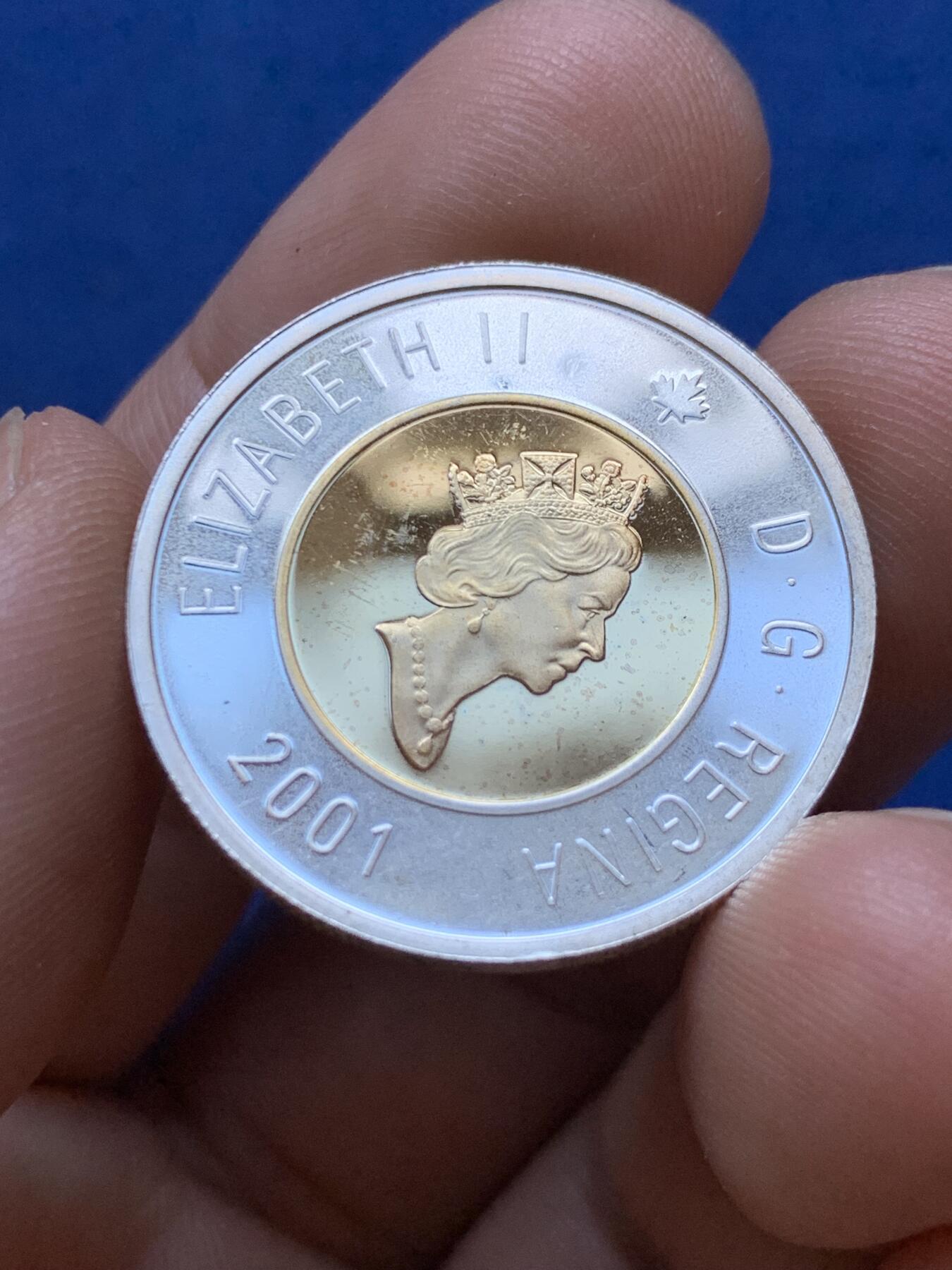 《竞宝斋》第417场 周日，周一，2场连拍 （全场包邮） 加拿大2001年伊丽莎白二世2元双色币 镀金银币 925银 8.83克