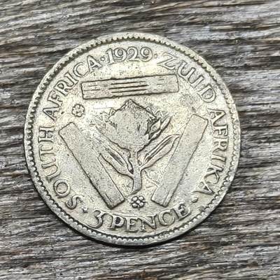 【铜匠收藏】★第130加场★精品币章场，200包邮，不满200.支付运费5元。《接受代拍 代送NGC评级》 - 英属南非 1929年 3便士 银币 帝王花 乔治五世 