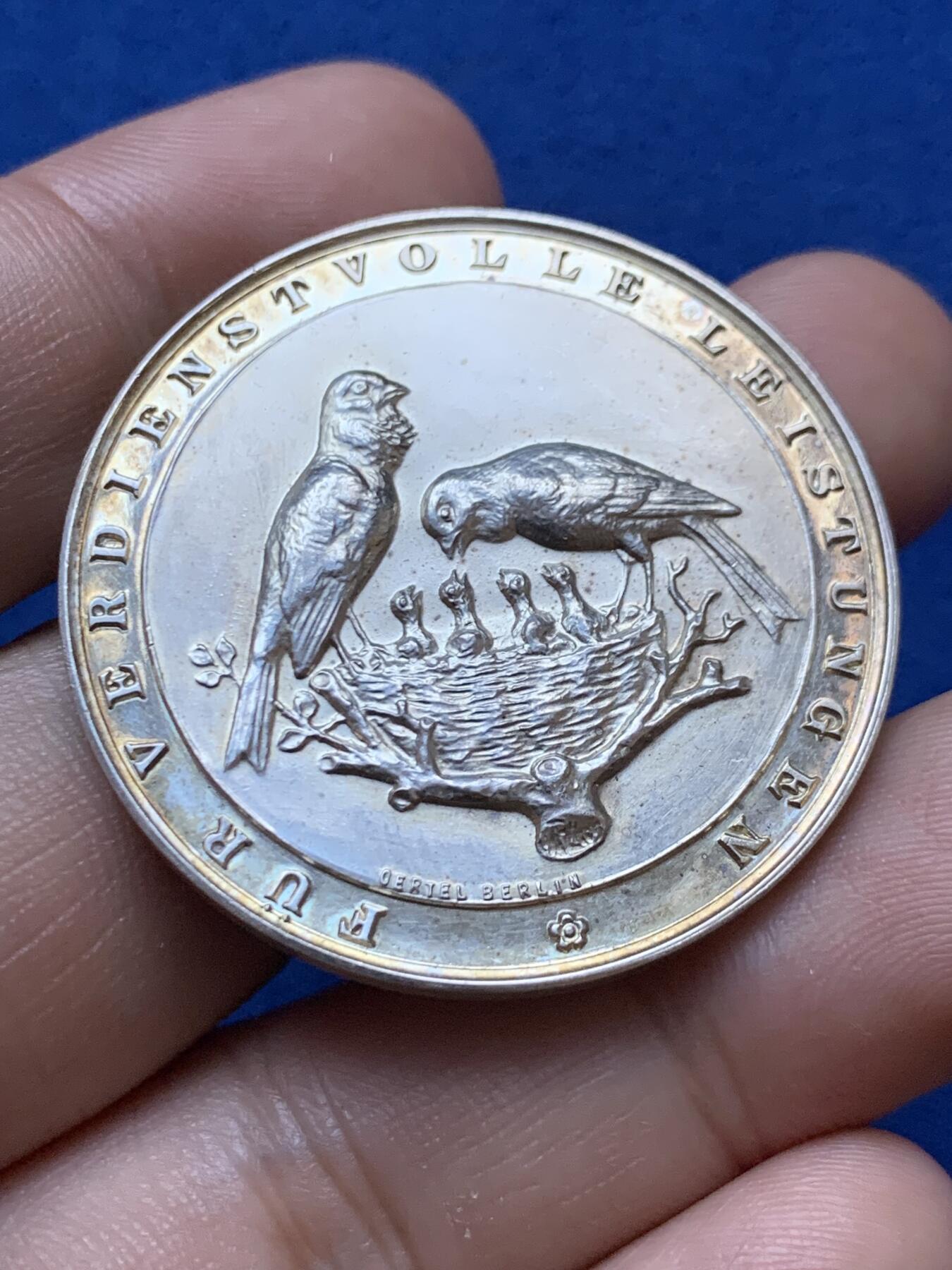 《竞宝斋》第417场 周日，周一，2场连拍 （全场包邮） 德国1934年特殊帝国金丝雀协会银章 24.2克 39.2mm