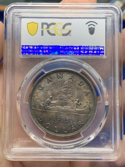 《竞宝斋》第417场 周日，周一，2场连拍 （全场包邮） PCGS MS62 加拿大1935年1元大银币，加拿大划船1元首年份，双面黑彩包浆