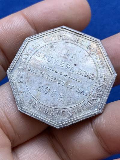 《竞宝斋》第417场 周日，周一，2场连拍 （全场包邮） 法国波尔多消防互助保险八角银质代币，35MM，18.9克，蜜蜂边铭