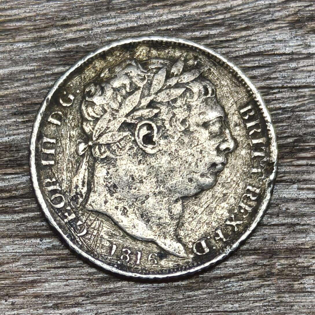 【铜匠收藏】★第130加场★精品币章场，200包邮，不满200.支付运费5元。《接受代拍 代送NGC评级》 英国 1816年 乔治三世 6便士 银币