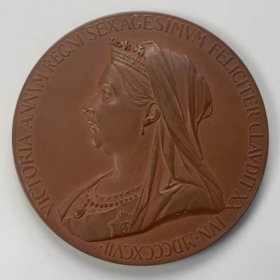掌中浮雕-藏着的欧洲第035场 - 1897年英国维多利亚女王登基60周年纪念铜章，原盒，55mm