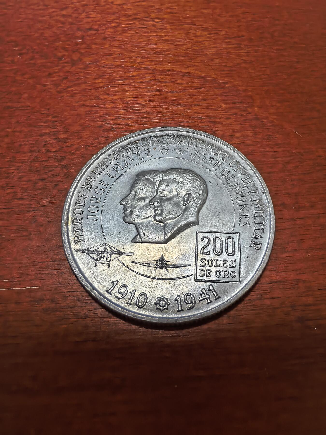 长老汇蛇年精选第四十三场拍卖 1975秘鲁飞行英雄200索尔银币，未流通品相