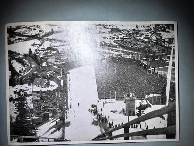 盛世勋华——号角文化勋章邮票专场拍卖第277期 - 德国（1939）1936年柏林奥运会大尺寸宣传照片 从大型奥林匹克跳台滑雪的观礼塔眺望：13万名热情的观众拥有了一次美妙的体验