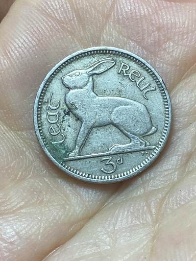 2025年第八十八场(总第一百一十四场）外国好品散币(免佣金) - 爱尔兰🇮🇪1942年3便士(共和国时期第一套第二版，铜镍材质版，首发年)