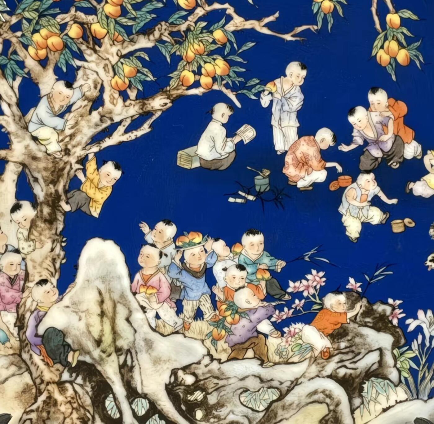精仿大清乾隆年制回流 粉彩蓝底婴戏图赏盘