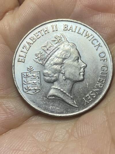2025年第八十八场(总第一百一十四场）外国好品散币(免佣金) 英属根西岛🇬🇬1986年10便士(十进制第三套流通硬币)